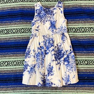Girl size 5t dress